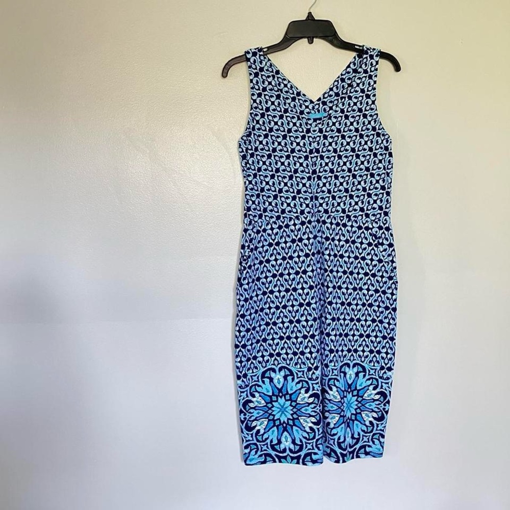 Blue and white floral print sleeveless V-neck dress by J. McLaughlin